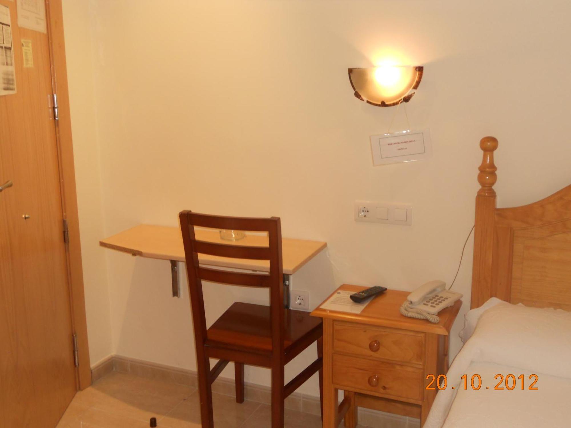Hostal Restaurante Hermanos Zamora Пальма дел Рио Экстерьер фото