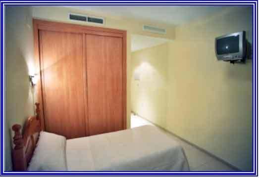 Hostal Restaurante Hermanos Zamora Пальма дел Рио Экстерьер фото