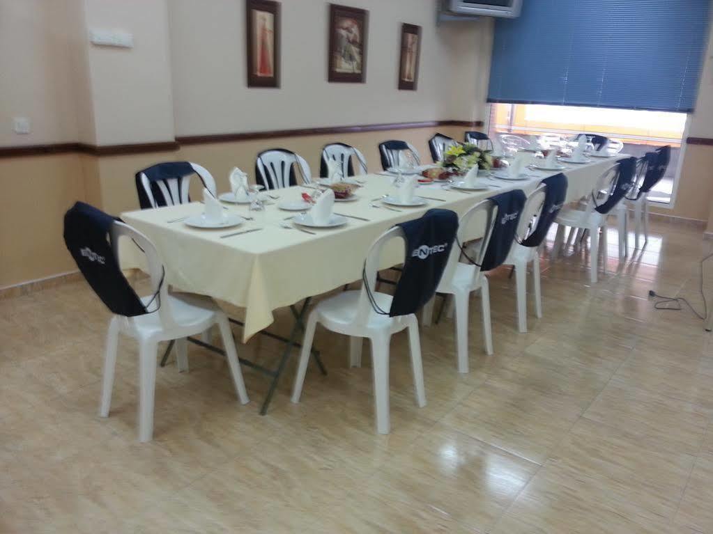 Hostal Restaurante Hermanos Zamora Пальма дел Рио Экстерьер фото